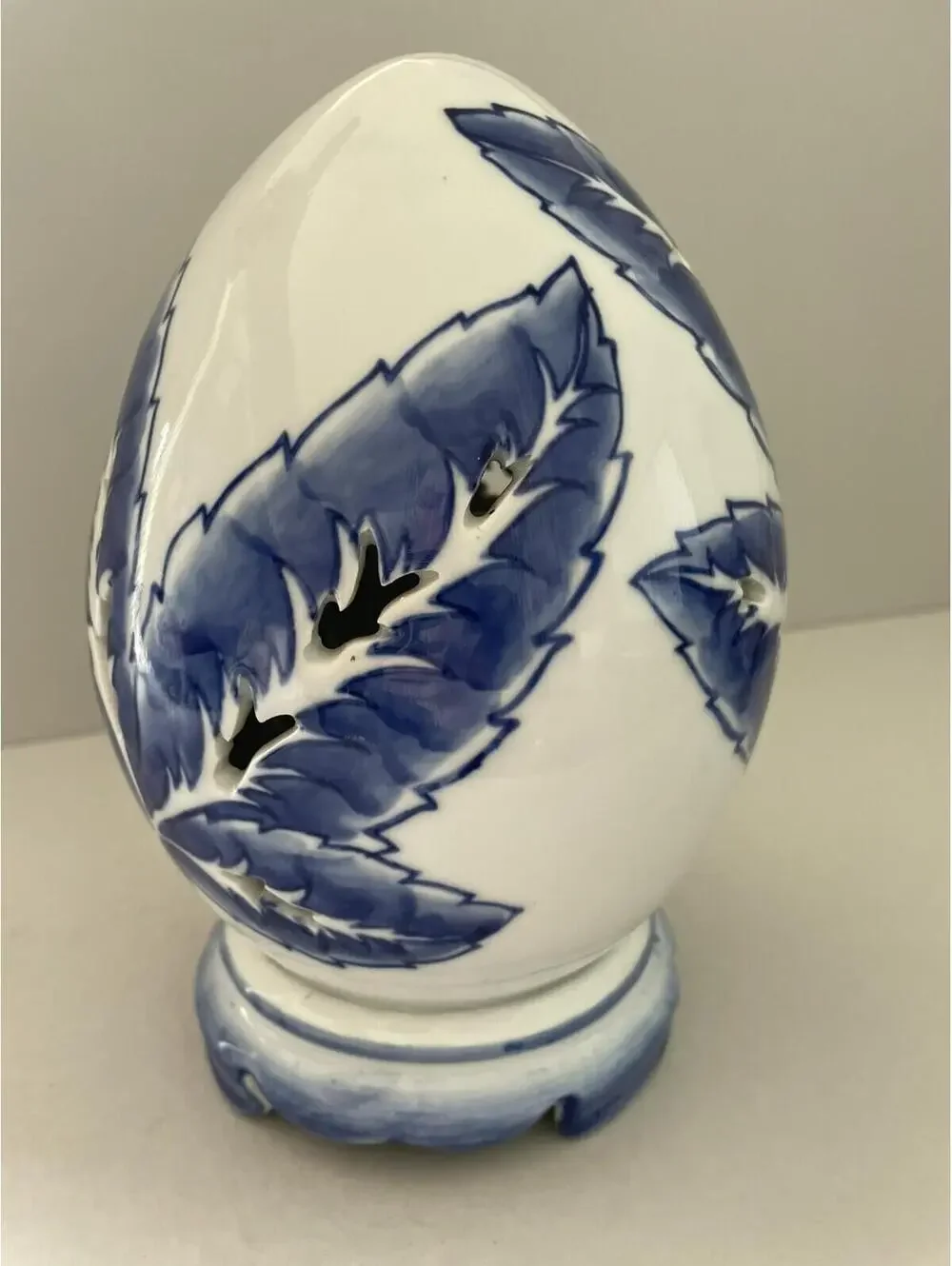 Vintage Blue & White Floral Egg on Pedestal Y2K Grand Millennial Decor
